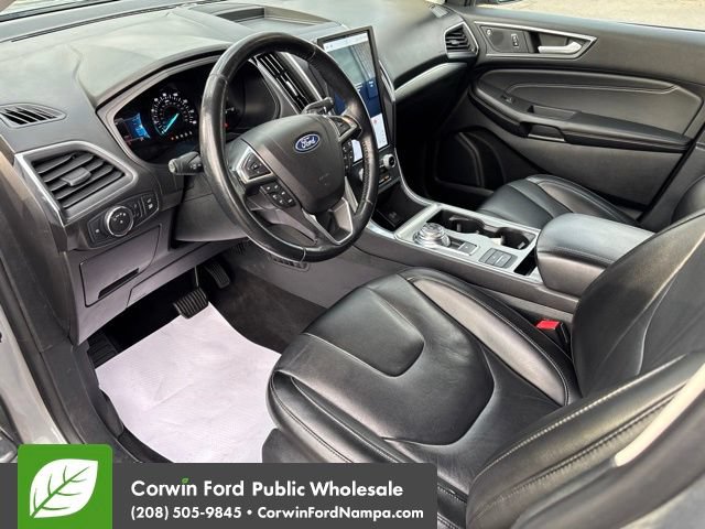 Used 2022 Ford Edge Titanium AWD/4WD image 13
