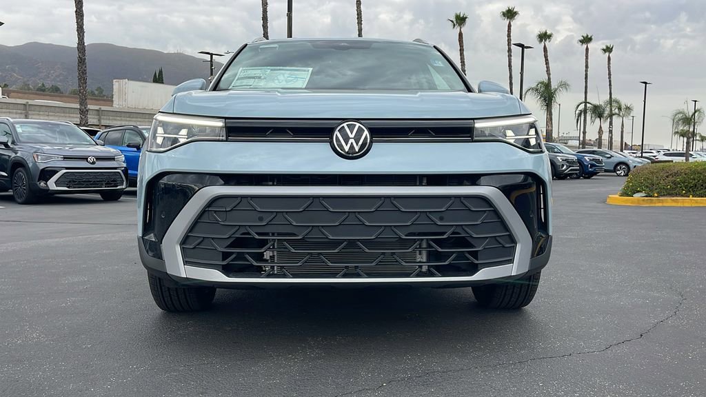 New 2025 Volkswagen Taos SE image 4