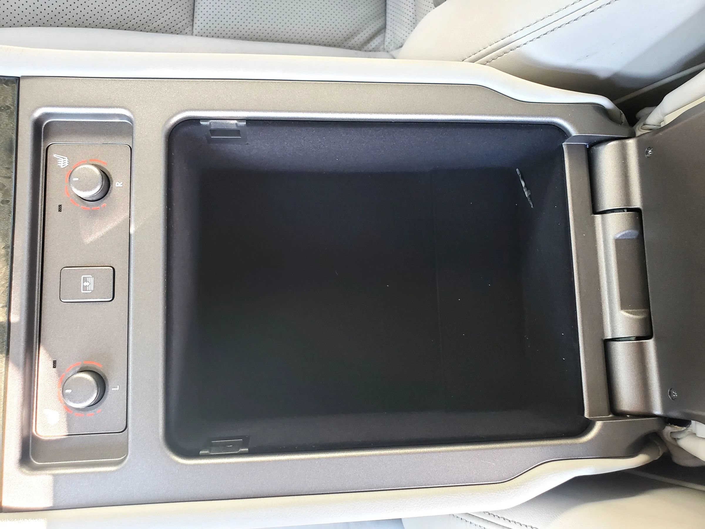 Used 2012 Lexus LS 460 w/ Comfort Pkg RWD image 29