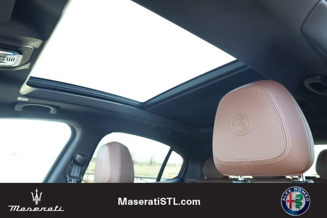 Used 2023 Alfa Romeo Stelvio Ti image 22