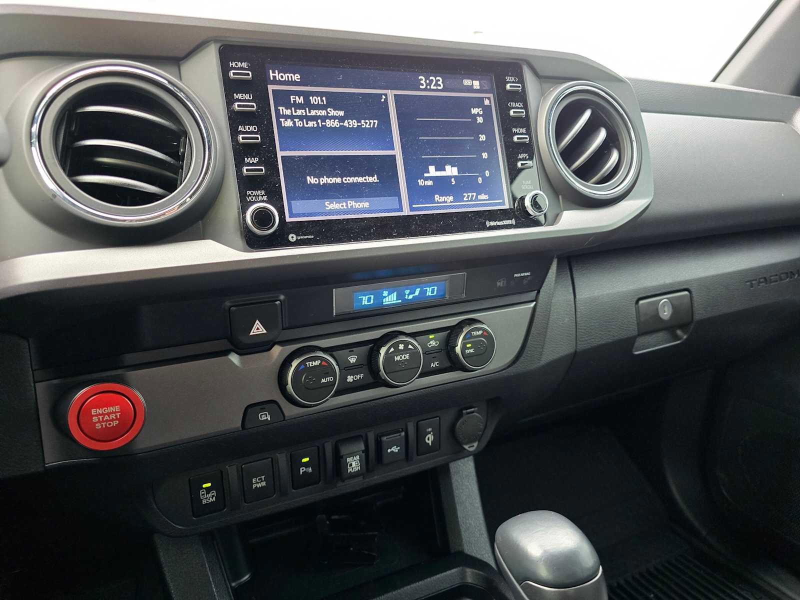 Used 2022 Toyota Tacoma TRD Off-Road image 28