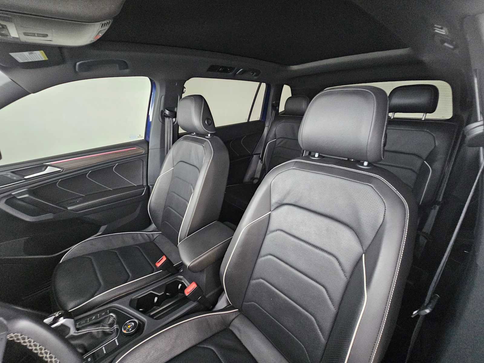 Used 2023 Volkswagen Tiguan SEL R-Line image 22