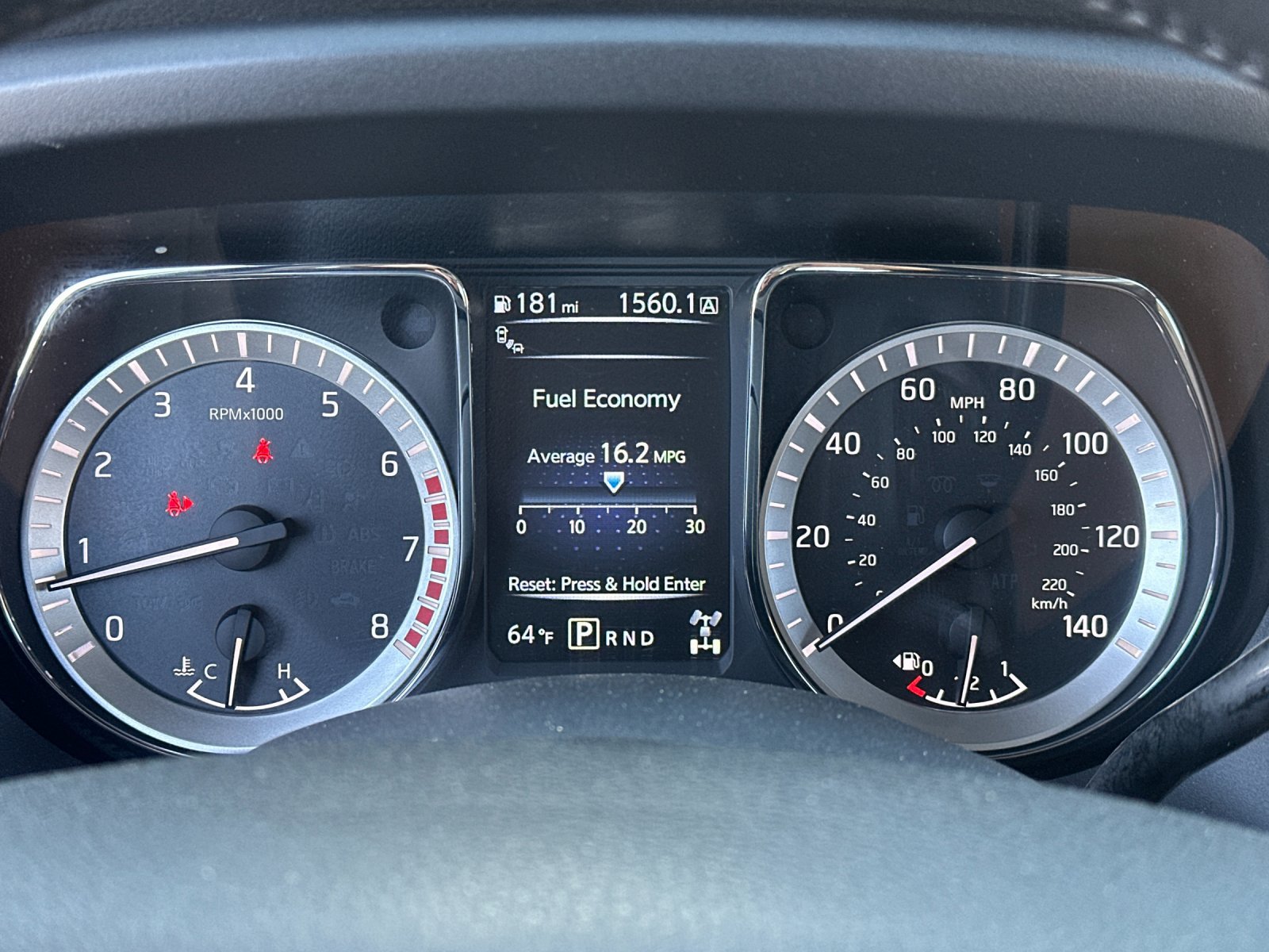 Used 2018 Nissan Titan SV w/ SV Convenience Package AWD/4WD image 24