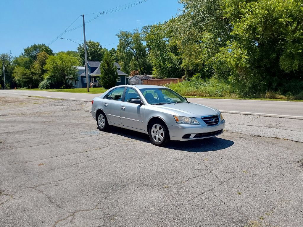 Used 2010 Hyundai Sonata GLS FWD image 3
