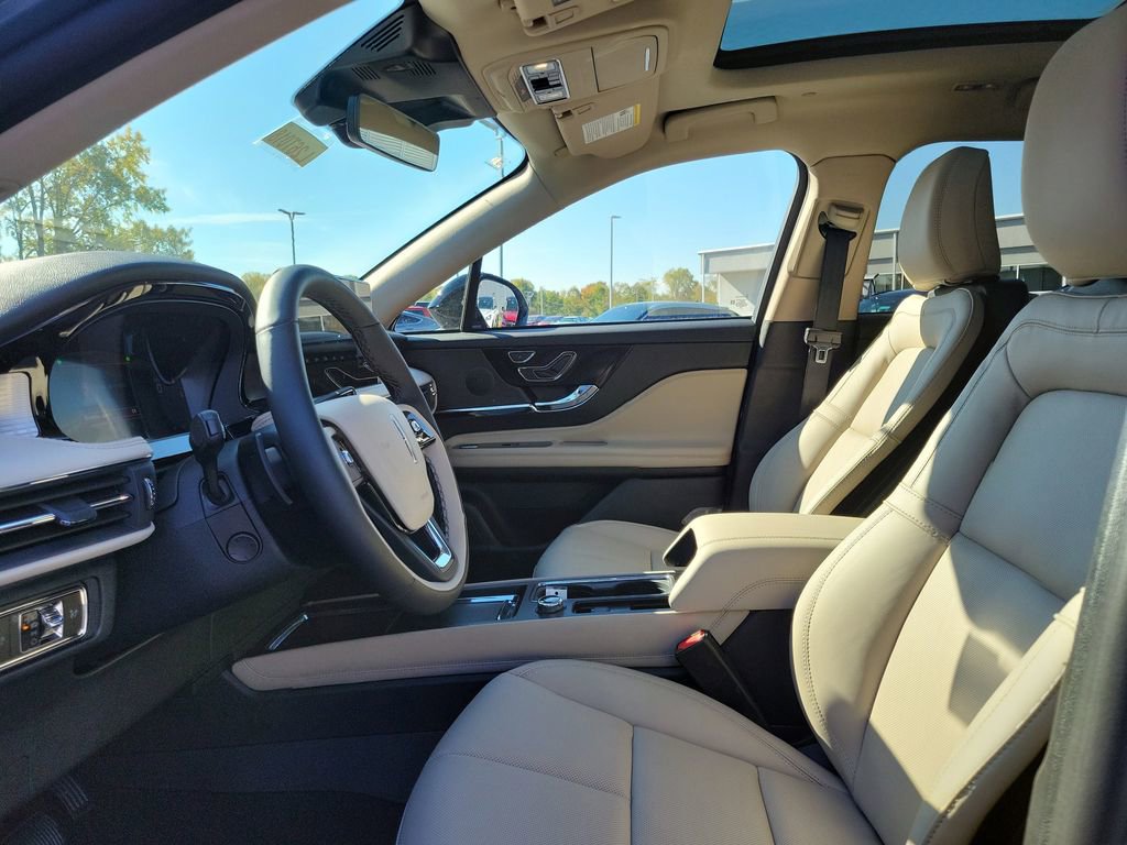 New 2026 Lincoln Corsair Premiere image 16