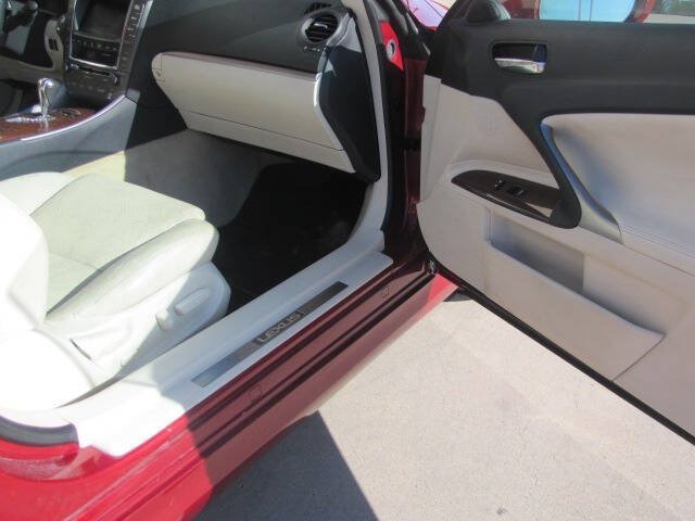 Used 2011 Lexus IS 250C RWD image 15