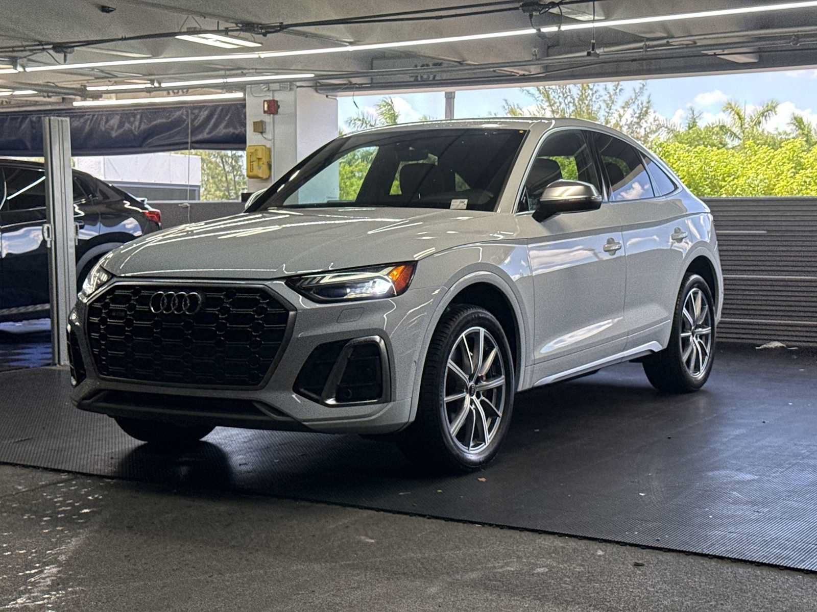 Used 2023 Audi SQ5 Prestige w/ Prestige Package AWD/4WD image 4