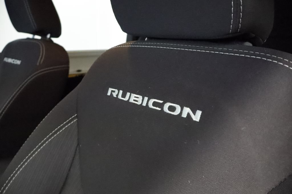 Used 2015 Jeep Wrangler Rubicon AWD/4WD image 16