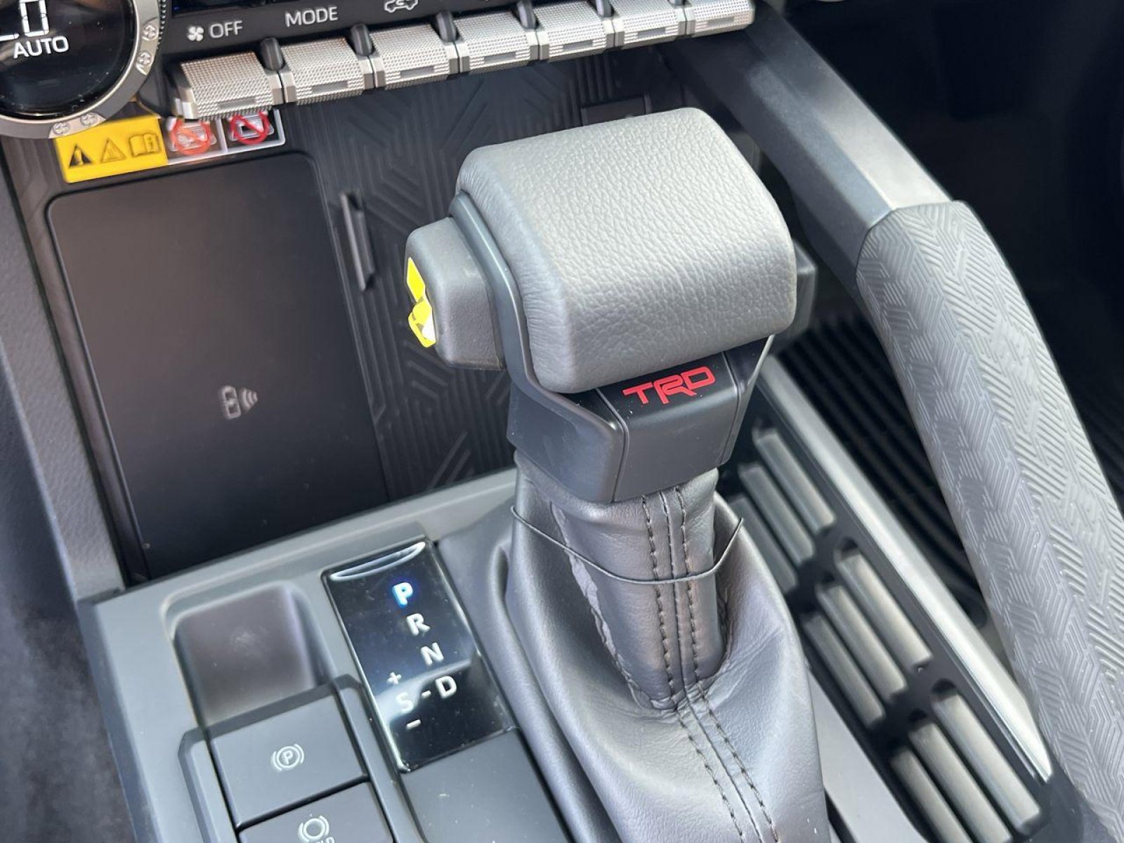 New 2024 Toyota Tacoma TRD Off-Road image 17