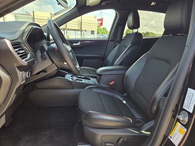 Used 2025 Ford Escape ST-Line FWD image 22