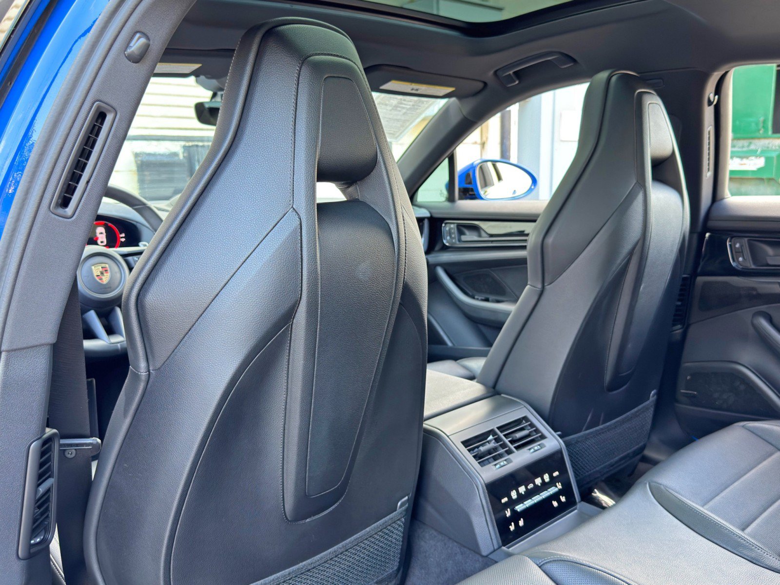 Used 2025 Porsche Panamera w/ Premium Package RWD image 37