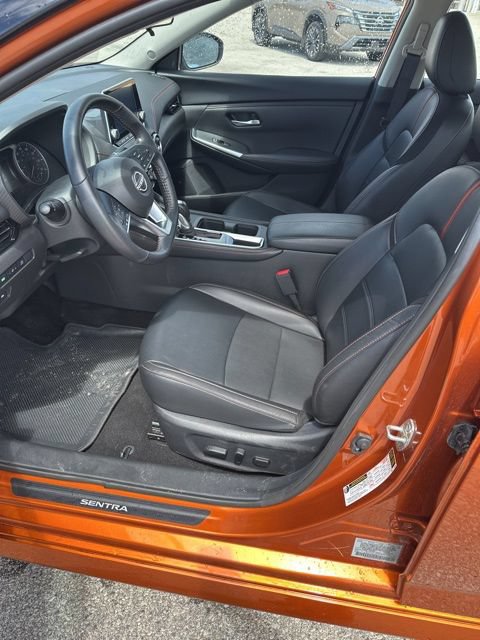 Used 2025 Nissan Sentra SR w/ SR Premium Package FWD image 9