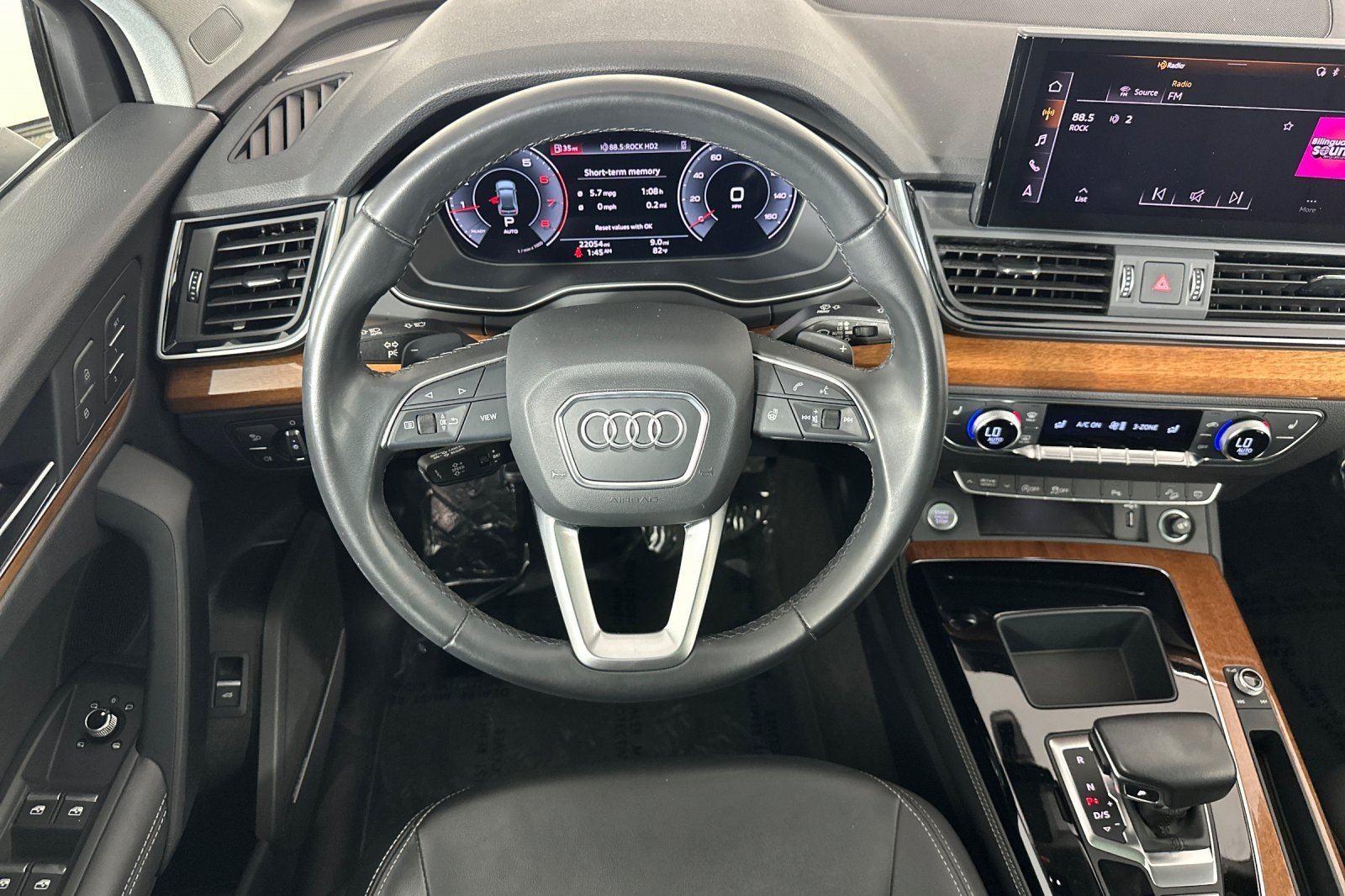 Used 2023 Audi Q5 2.0T Premium Plus w/ Premium Plus Package AWD/4WD image 13