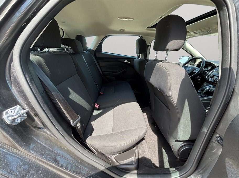 Used 2017 Ford Focus SEL FWD image 30