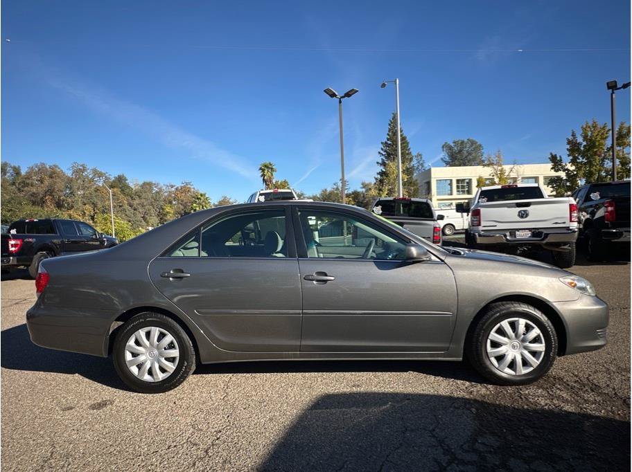 Used 2005 Toyota Camry LE FWD image 9