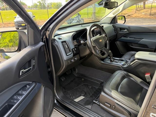 Used 2021 Chevrolet Colorado Z71 w/ Z71 Midnight Edition AWD/4WD image 11