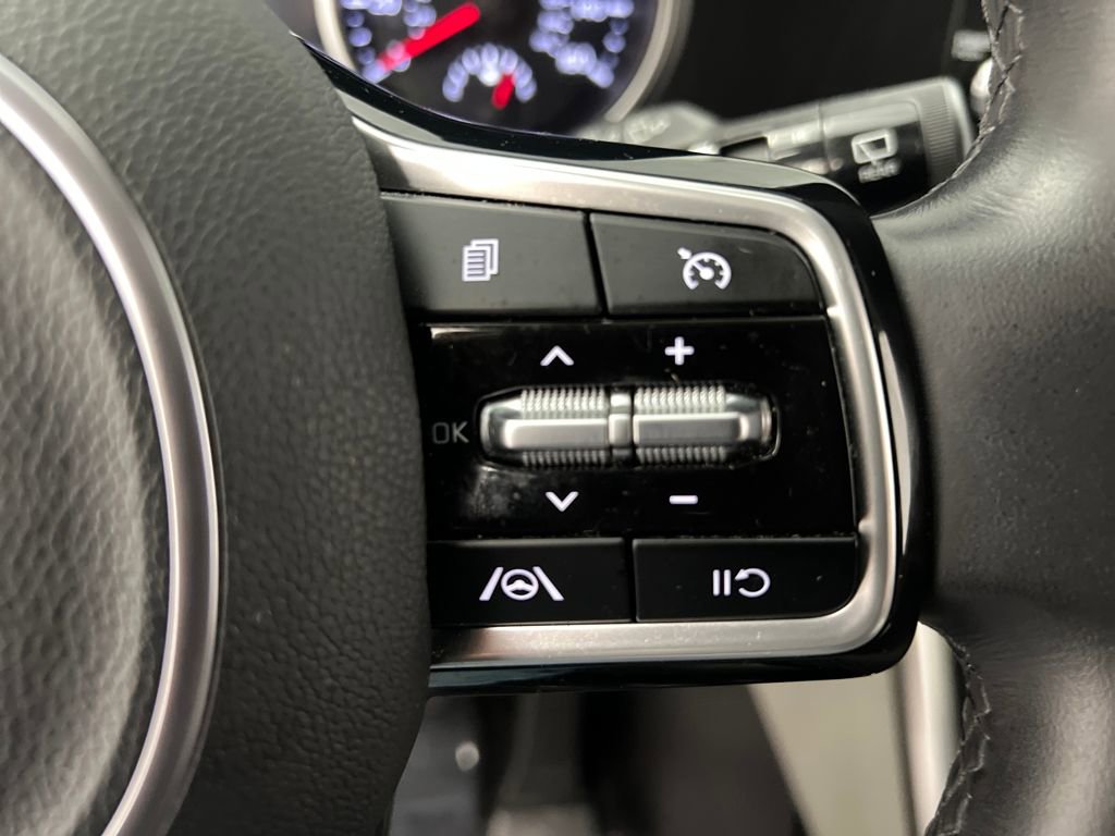 Used 2024 Kia Carnival LX image 50