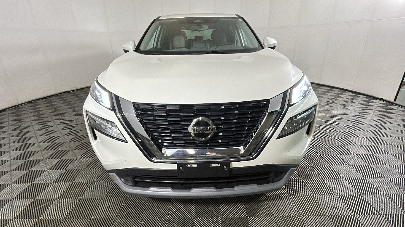 Used 2021 Nissan Rogue SV AWD/4WD image 9