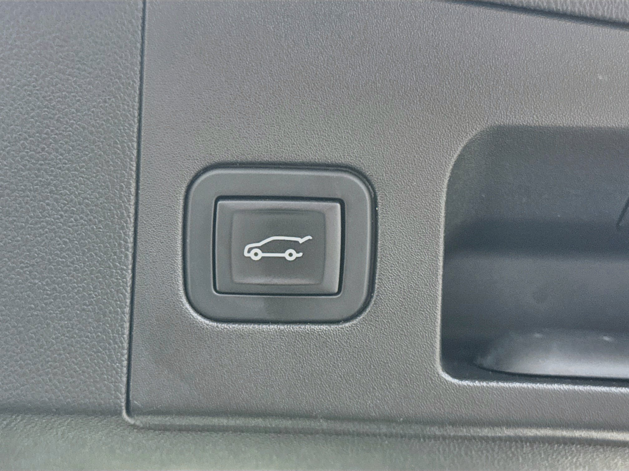 Used 2017 Cadillac XT5 Luxury w/ Driver Awareness Package FWD image 31