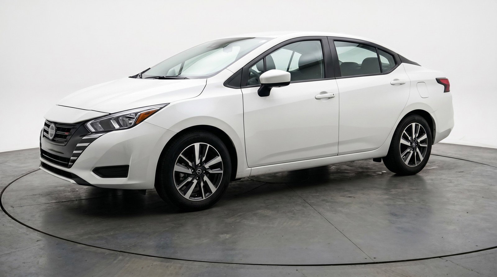 Used 2025 Nissan Versa SV FWD image 3
