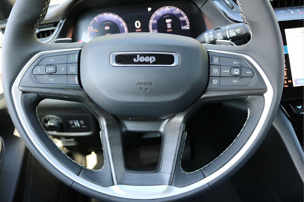 New 2027 Jeep Grand Cherokee Altitude AWD/4WD image 22