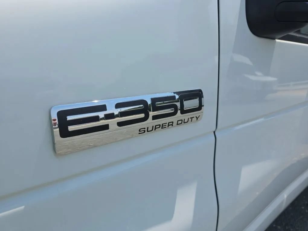 Used 2018 Ford E-350 and Econoline 350 Super Duty w/ Power Windows & Locks Group RWD image 9