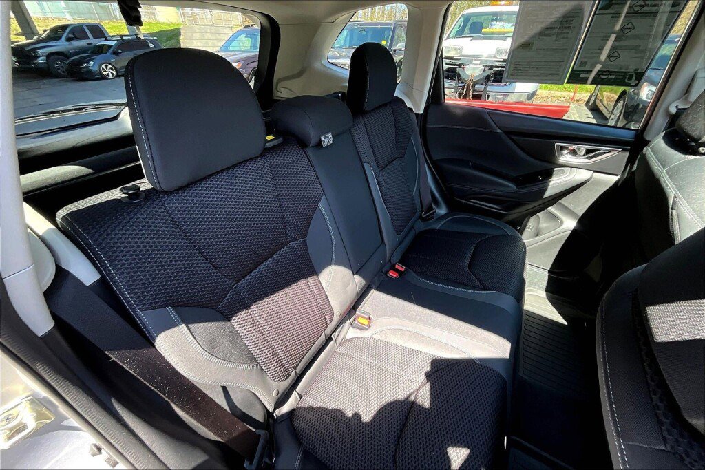 Used 2020 Subaru Forester Premium image 16