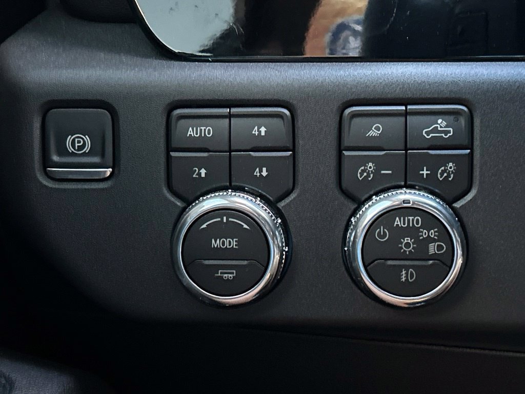 Used 2026 GMC Sierra 1500 SLT AWD/4WD image 31