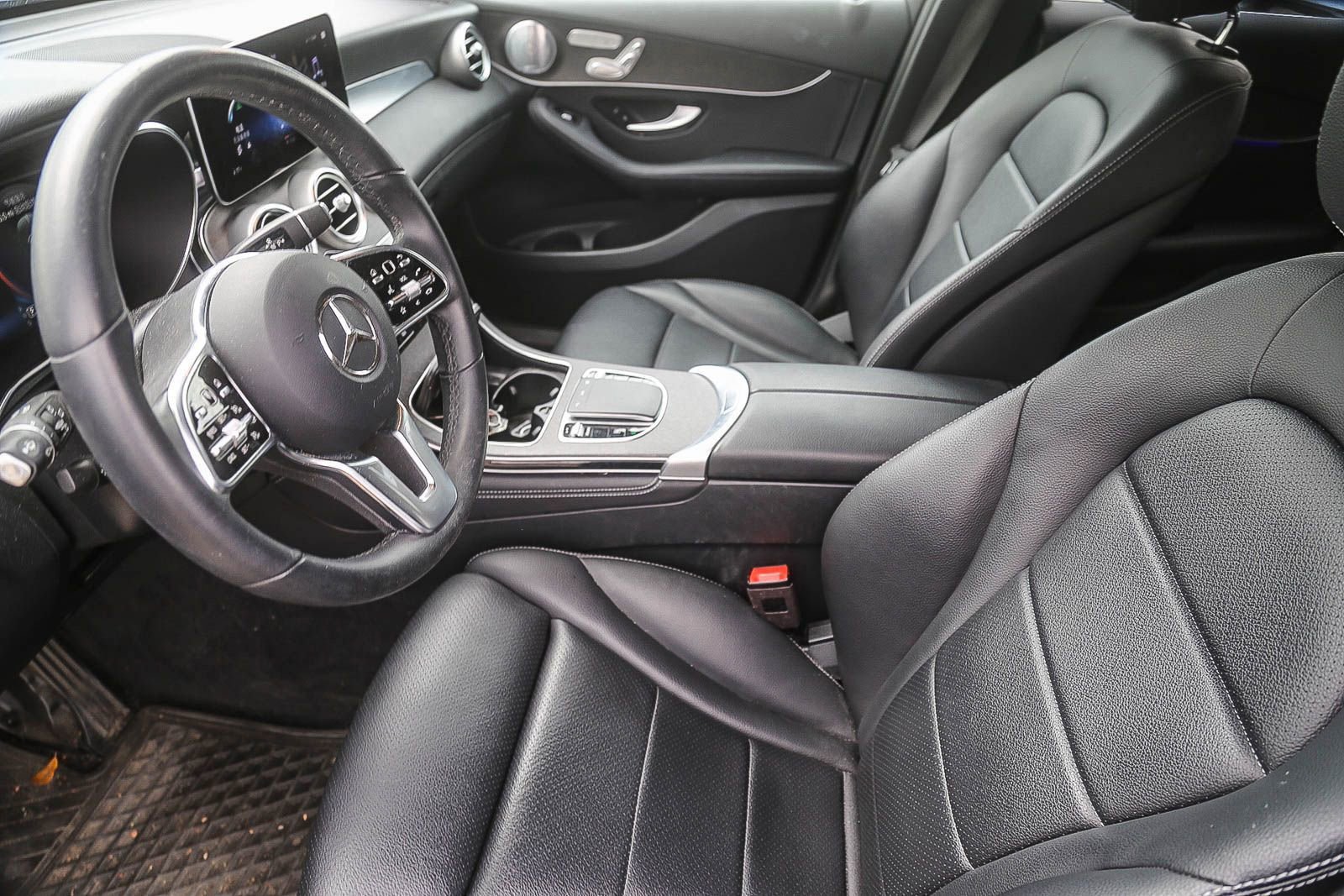 Used 2020 Mercedes-Benz GLC 300 4MATIC image 5