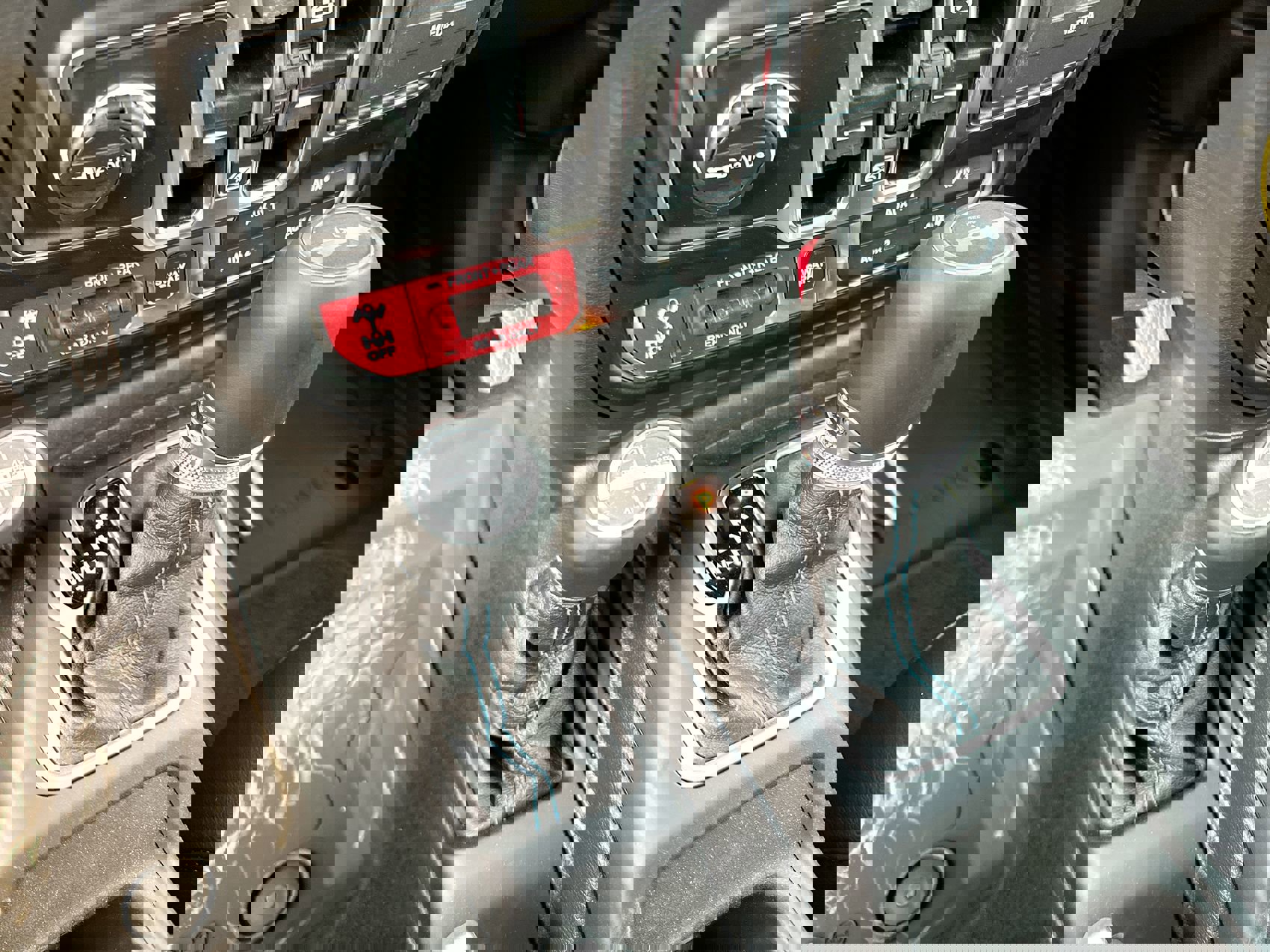 New 2023 Jeep Wrangler Unlimited Rubicon 4xe w/ Steel Bumper Group image 20