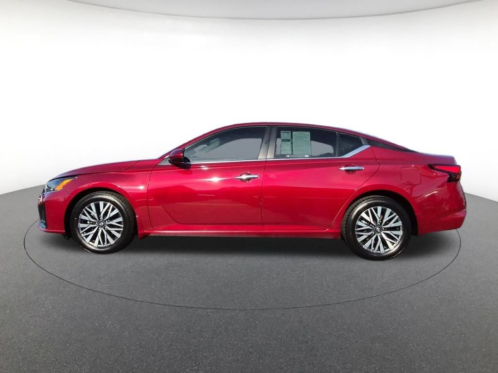 Used 2024 Nissan Altima 2.5 SV w/ SV Premium Package AWD/4WD image 8