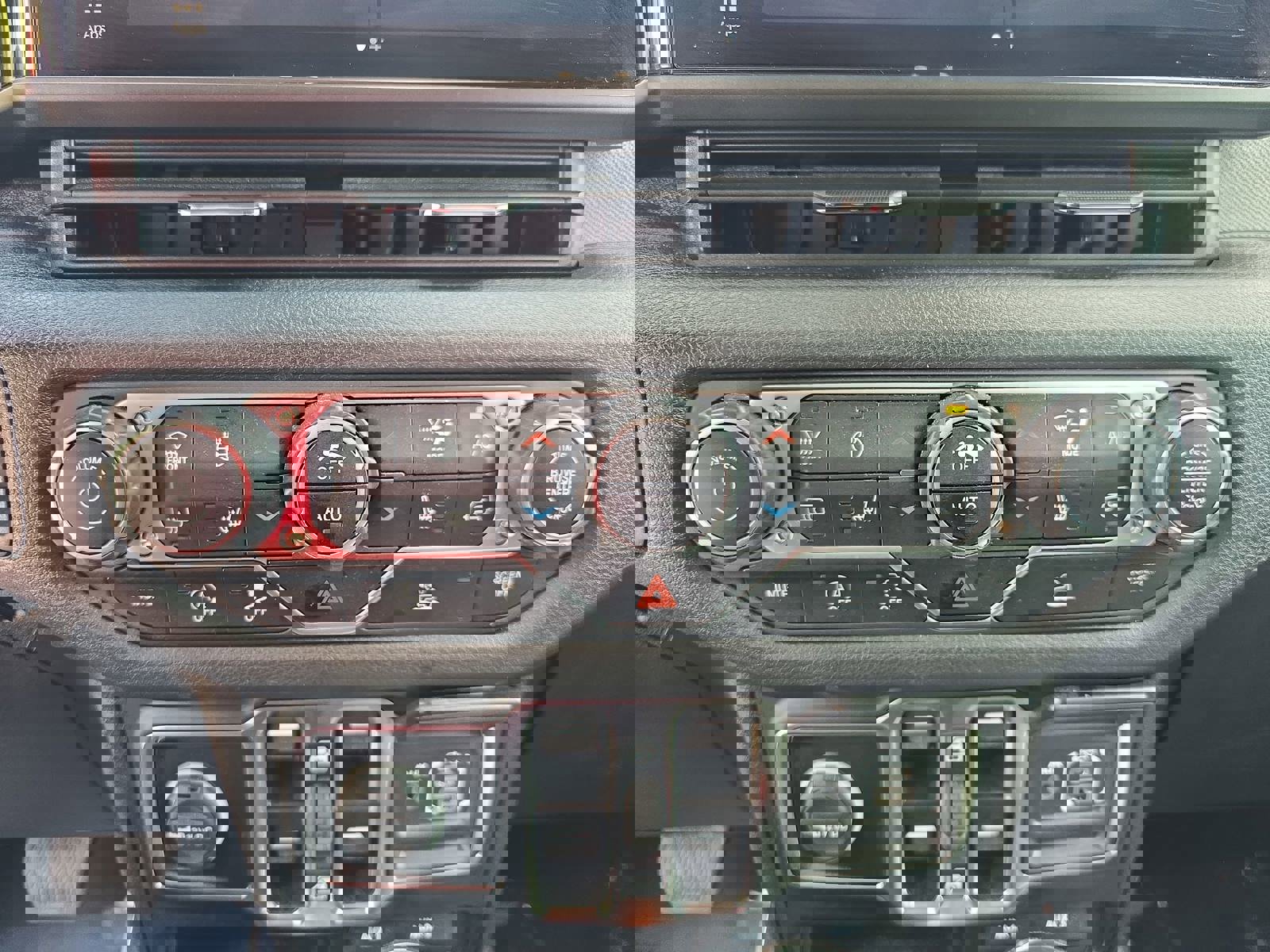 Used 2024 Jeep Gladiator Sport image 22