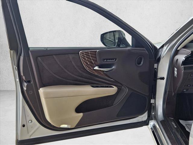 Used 2018 Lexus LS 500 w/ Interior Upgrade Package RWD image 12