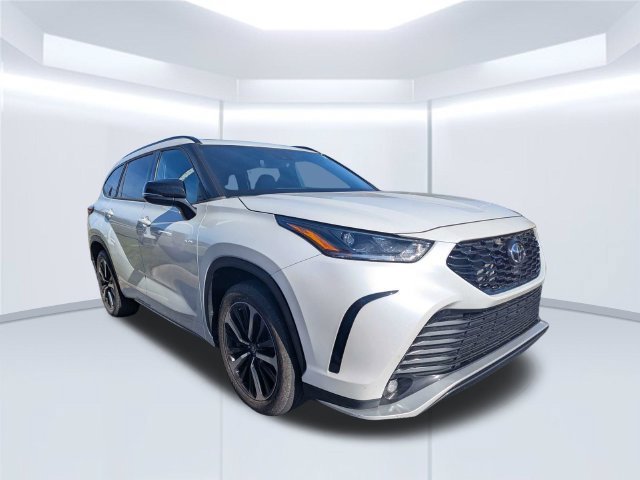 Certified 2022 Toyota Highlander XSE FWD image 6