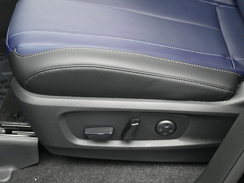 New 2026 INFINITI QX60 Sport w/ Dark Cargo Package image 17