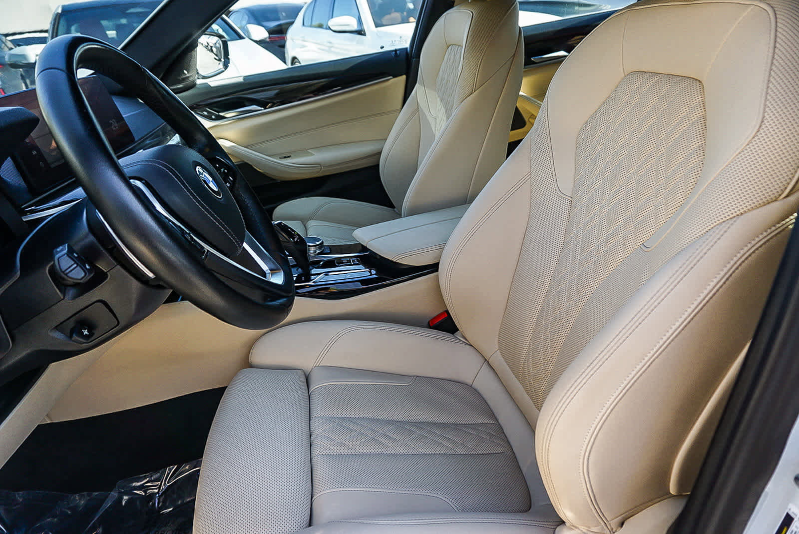 Certified 2023 BMW 530i w/ Premium Package image 18