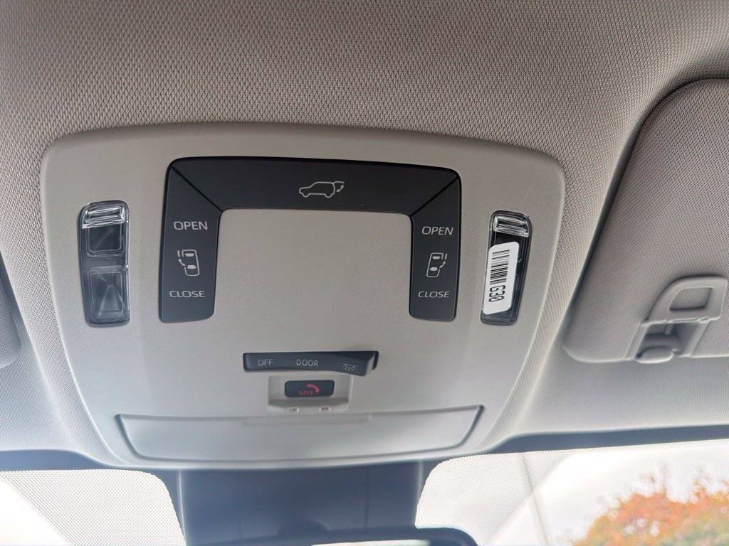 New 2026 Toyota Sienna LE FWD image 16