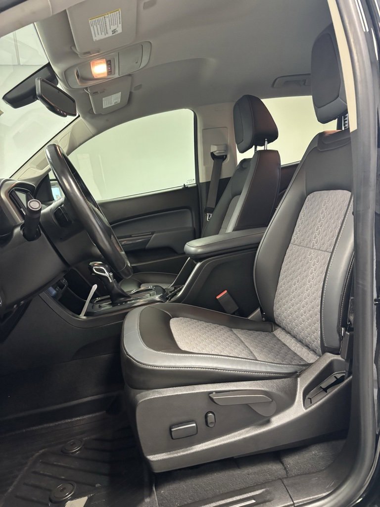 Certified 2022 Chevrolet Colorado Z71 w/ Z71 Midnight Edition image 8