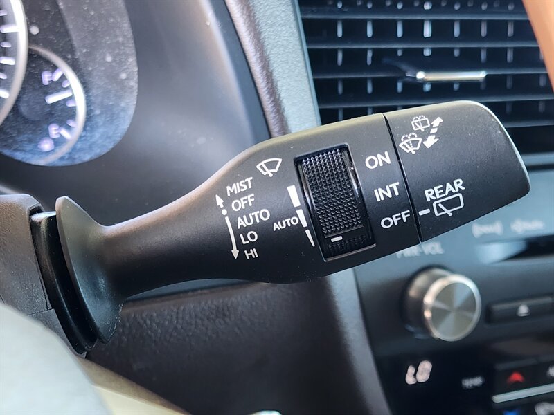 Used 2019 Lexus RX 450h AWD w/ Navigation Package image 40