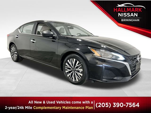 Used 2025 Nissan Altima 2.5 SV image 1
