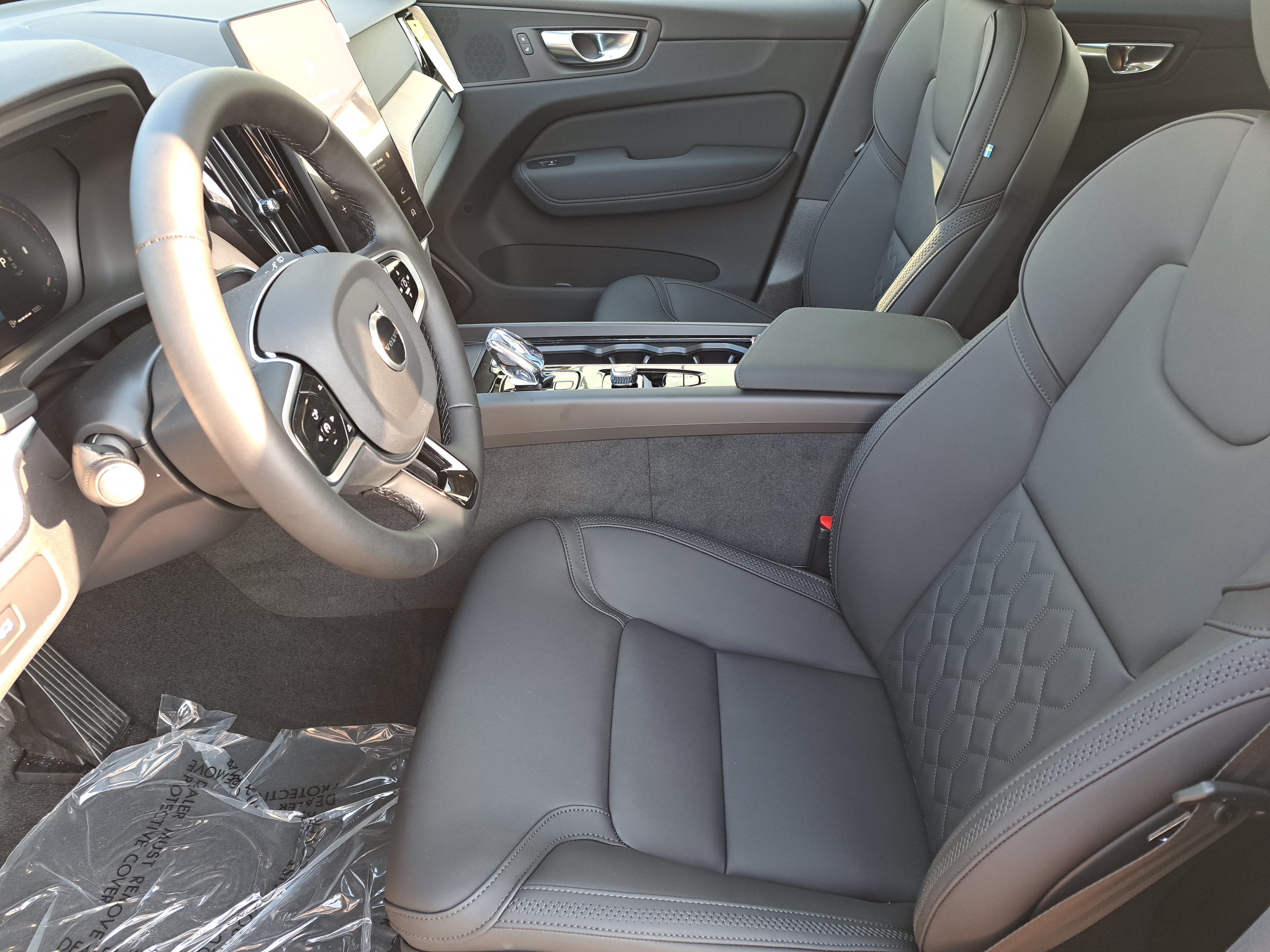New 2026 Volvo XC60 B5 Plus w/ Protection Package Premier AWD/4WD image 6