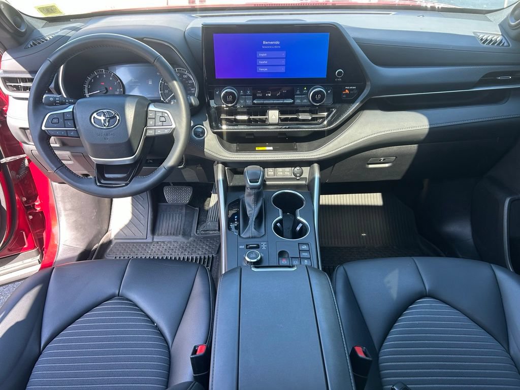 Used 2024 Toyota Highlander XSE AWD/4WD image 15