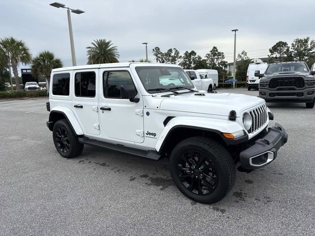 Used 2025 Jeep Wrangler Unlimited Sahara AWD/4WD image 1