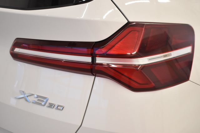 Used 2025 BMW X3 xDrive30i AWD/4WD image 12