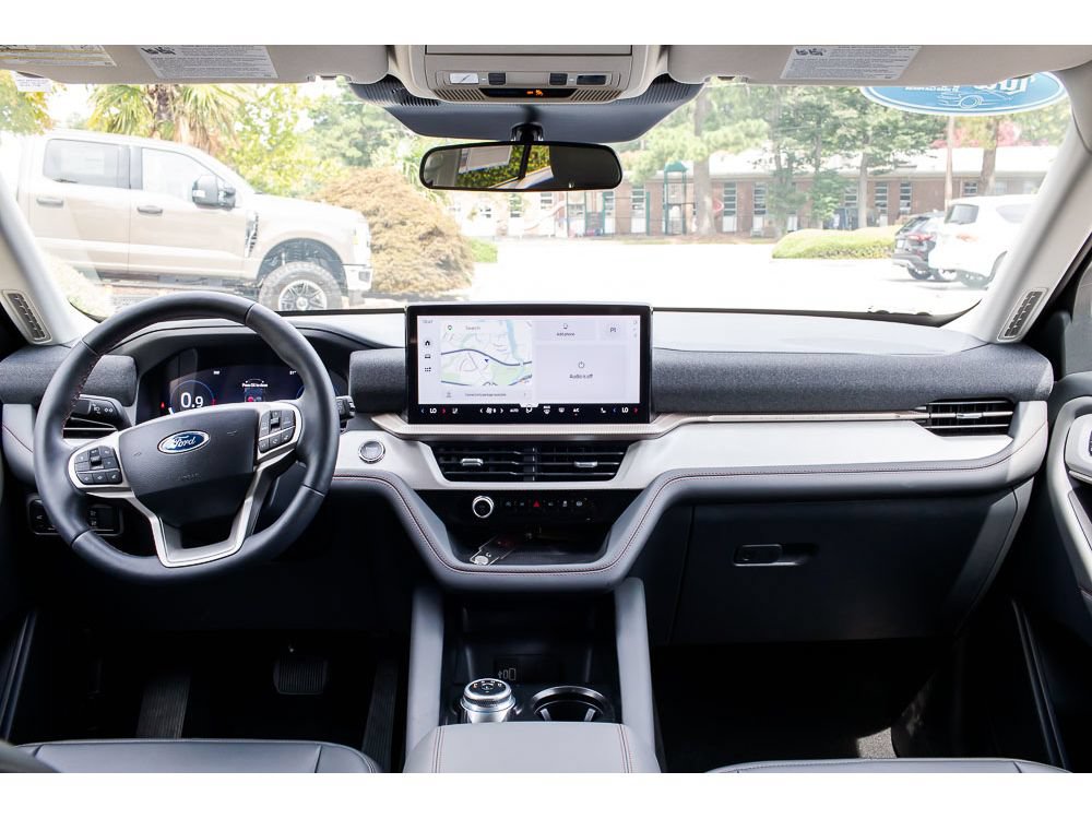 Used 2026 Ford Explorer Active w/ Active Comfort Package AWD/4WD image 13