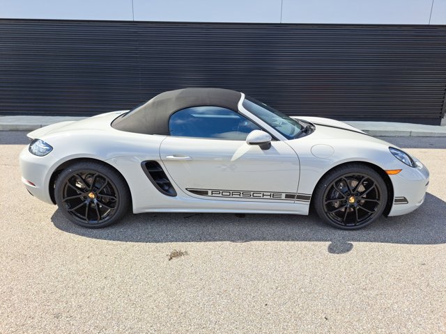 New 2025 Porsche 718 Boxster image 8
