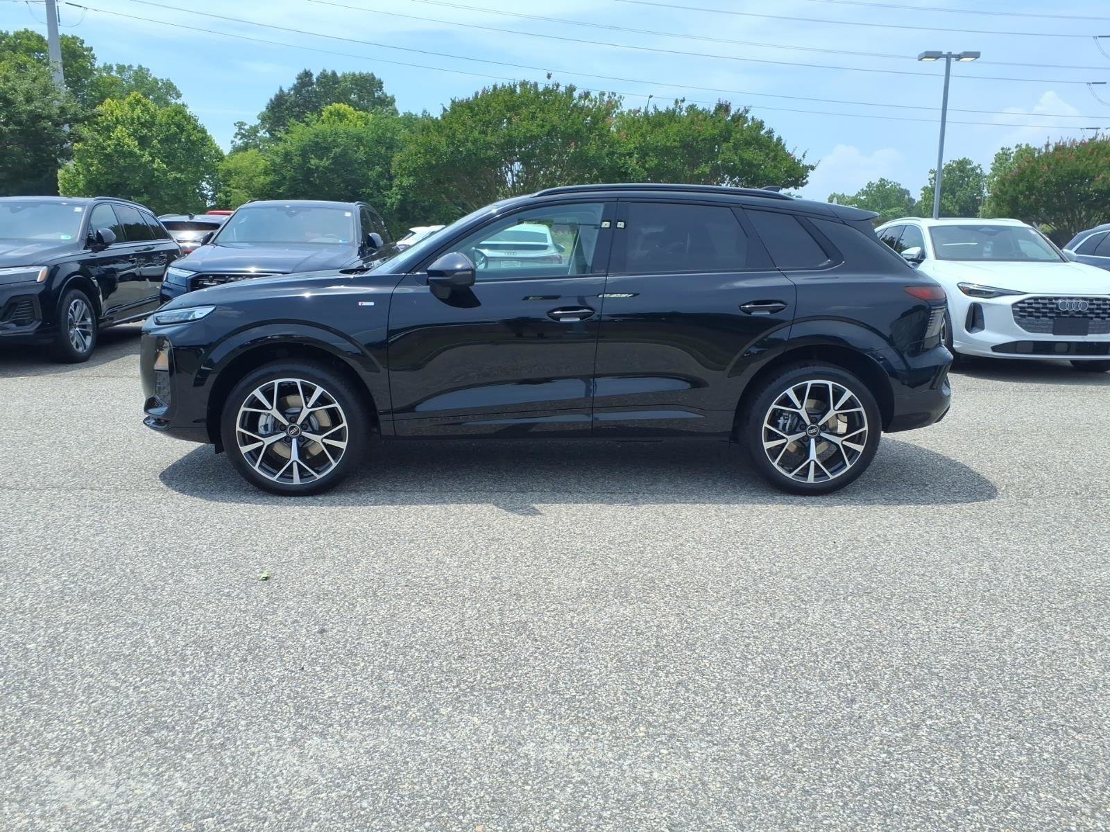 New 2026 Audi Q3 quattro 2.0T AWD/4WD image 9