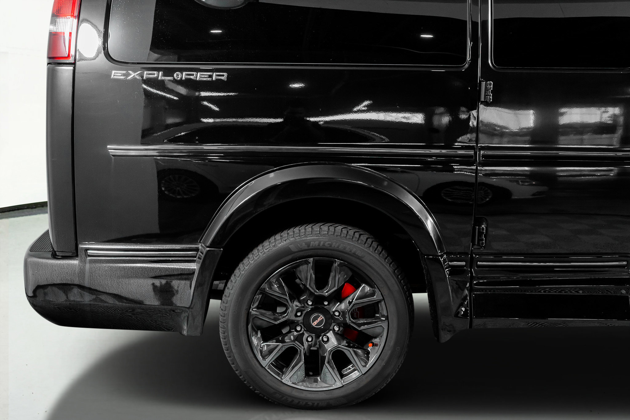 Used 2023 GMC Savana 2500 Conversion Van image 8