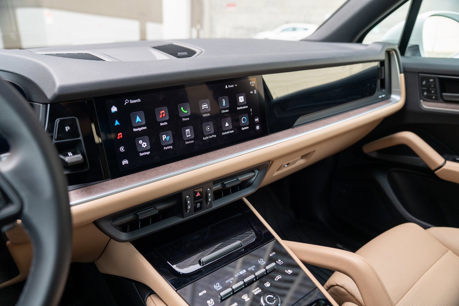 Used 2025 Porsche Cayenne image 16