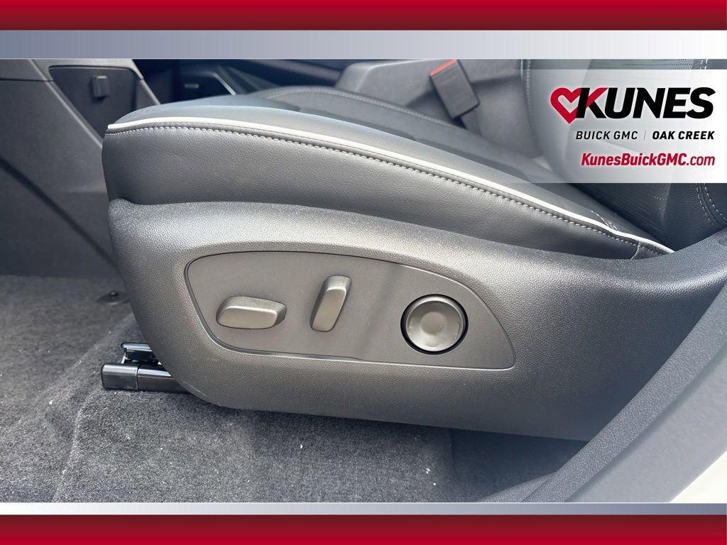 New 2026 Buick Enclave Sport Touring w/ LPO, Floor Liner Package image 10